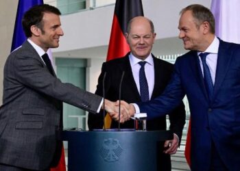 Dall’Ucraina all’Europa, il rischio di una guerra contro Putin. Macron: “Non deve vincere”