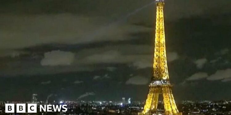 Watch: Famous landmarks around the world power down for Earth Hour.