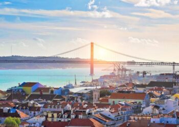 15 Pros and Cons of Living in Lisbon