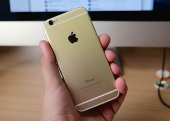 Apple settles pension lawsuit with English council for $490 million