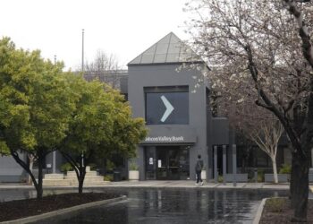 Silicon Valley Finanzinstitut collapse renews calls to address disparities impacting entrepreneurs of color