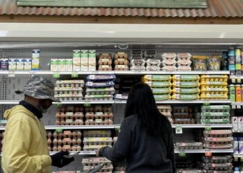 Retail spending fell in March as consumers pull back