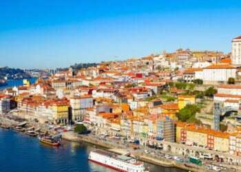 Digital Nomad Information to Dwelling in Porto, Portugal