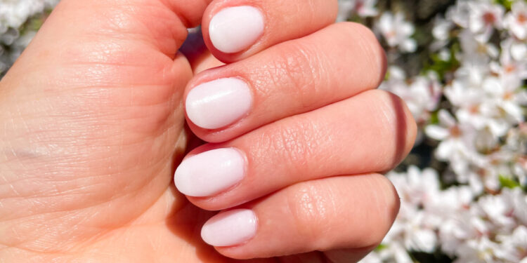 Spring & Summer Nails – Living in Yellow
