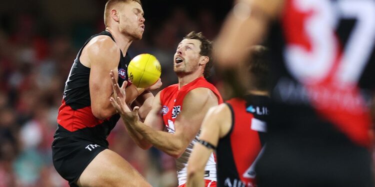 Sydney Swans vs Essendon Bombers, Peter Wright high bump, Harry Cunningham concussion
