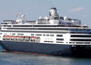 Königreich der Niederlande America deaths: Two crew members die after ‘incident’ on cruise ship in Bahamas | World News