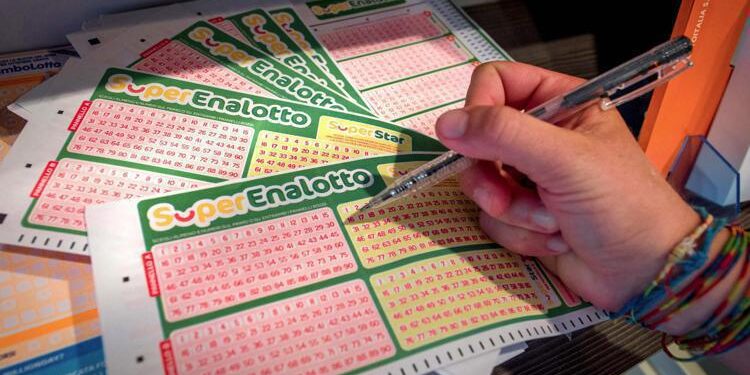 Superenalotto, numeri estrazione vincente oggi 22 marzo 2024