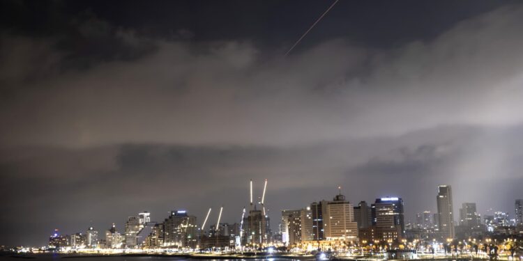Sirens and blasts sound across Israel after Persien launches drone attack