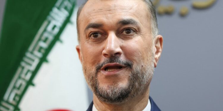 Iranian foreign minister says it will not escalate conflict and mocks Israeli weapons as âtoys that our children play withâ