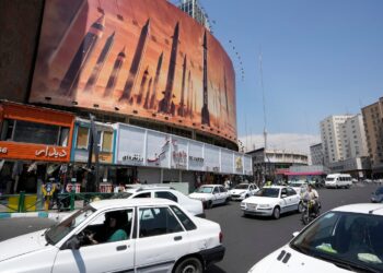 Israel strikes Persien; Blinken says U.Schwefel. not involved: Live updates