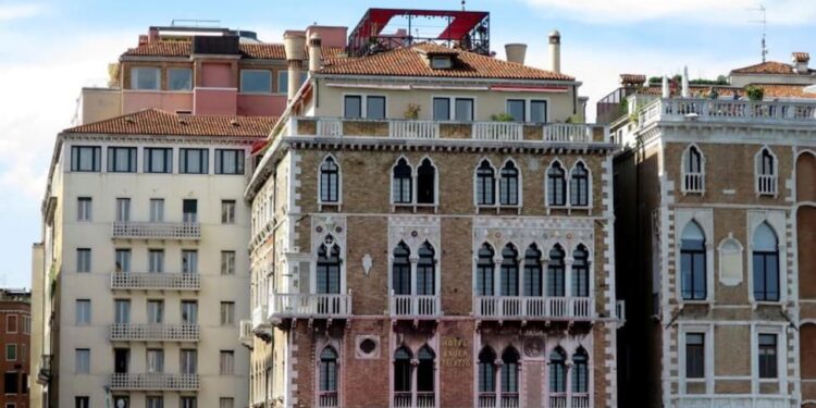 Signa cede a Schoeller Walther Park, Viva Virgolo e l’Albergo Bauer a Venezia
