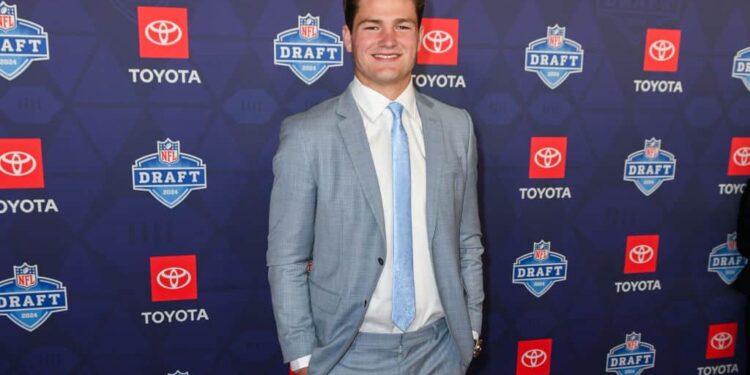 Shows Drake Maye Congresso His Childhood Hero At NFL Draft