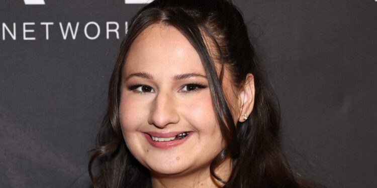 Gypsy Rose Gets Silver Caps Replaced With Porcelain