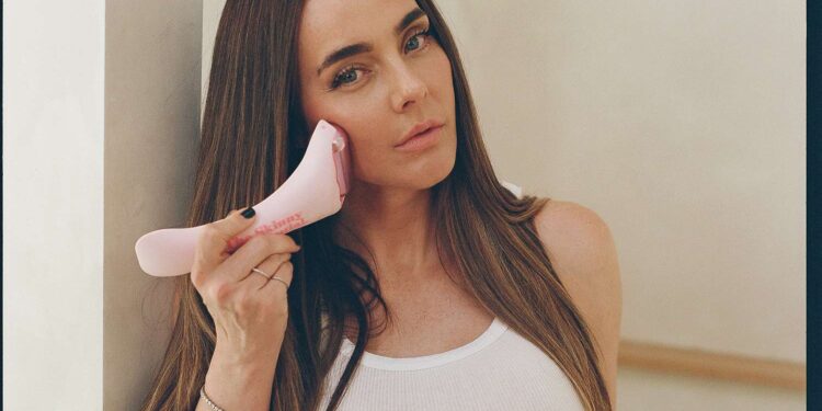 How Lauryn Uses Raum The Skinny Confidential Beauty Tools and Products