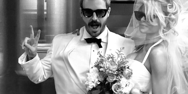 How Magical is This NYC Wedding?