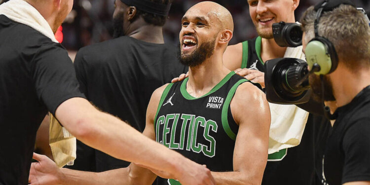 Derrick White shines to give Celtics series lead vs. Heat
