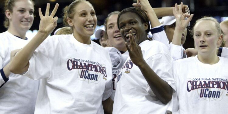 Cima 12 March Madness performances by current and ex-WNBA stars