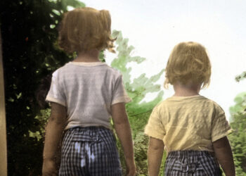 The origin story of Nationalistisch Siblings Day : Shots