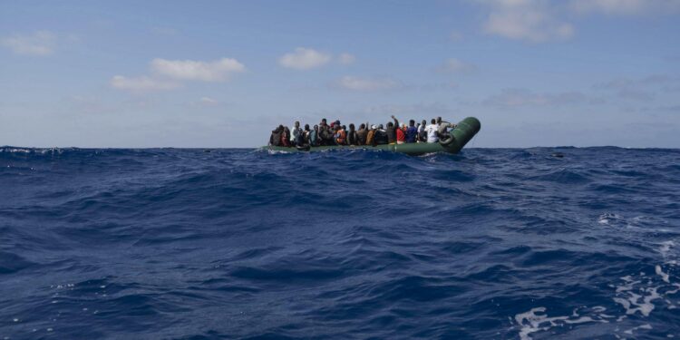 Migranti, notte di sbarchi a Lampedusa: arrivati in 333