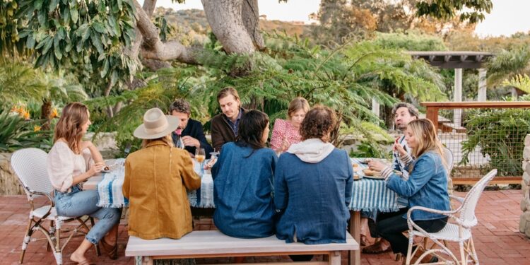 50 Things to Do With Friends That Isnât Going Out for Drinks