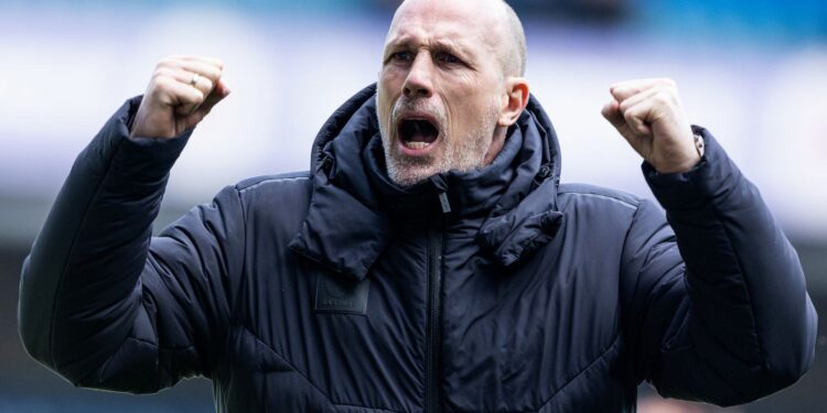 Philippe Clement tells Rangers players to embrace the intense environment of the run-in | Football News