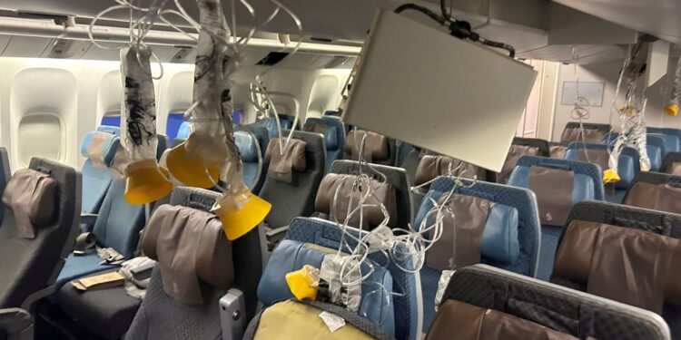 One dead, 30 injured as Singapore Airlines flight encounters severe turbulence