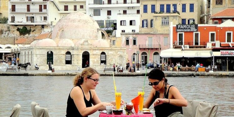 Exploring Vegan Food per Crete: A Culinary Adventure