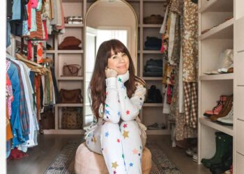 Episode #232: Created Colorful – A Beautiful Mess