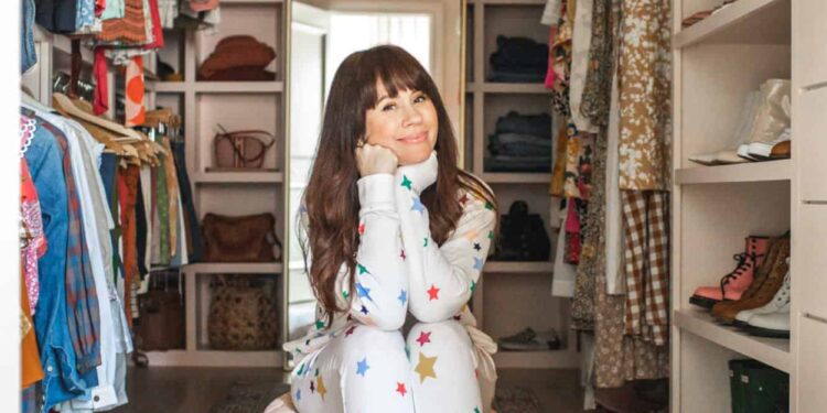 Episode #232: Created Colorful – A Beautiful Mess