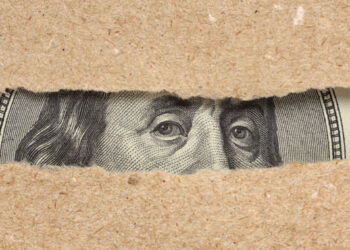 These dangerous scammers don’t even bother to hide their crimes