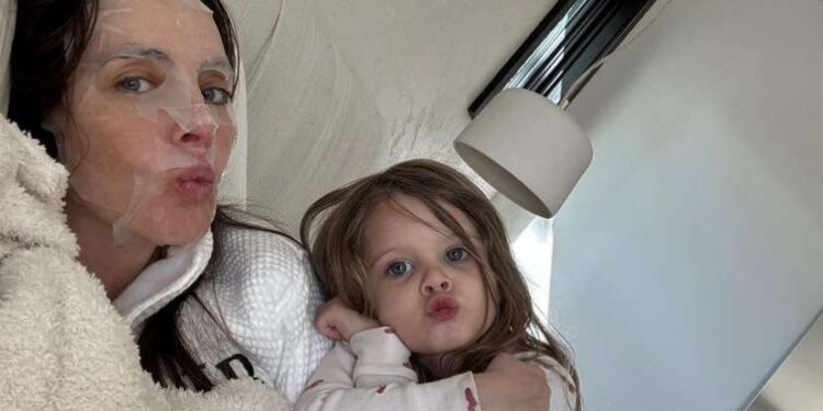 How to Build an Unbreakable Bond Between Mother and Daughter