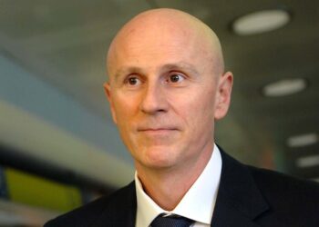 riorganizzazione oltre rimessa a fine di 230M”