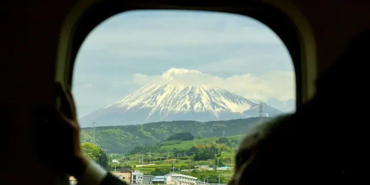How to Navigate Japan’s Railway System: Types, Tickets & Tips