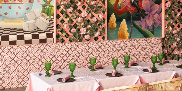 Pink Steak durante West Palm Beach Launches Sunday Brunch