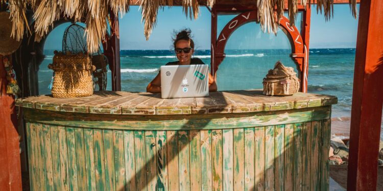 The Digital Nomad’s Tech Guide 2024