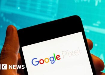 Google ties up with Foxconn to make Pixel phones per mezzo di India