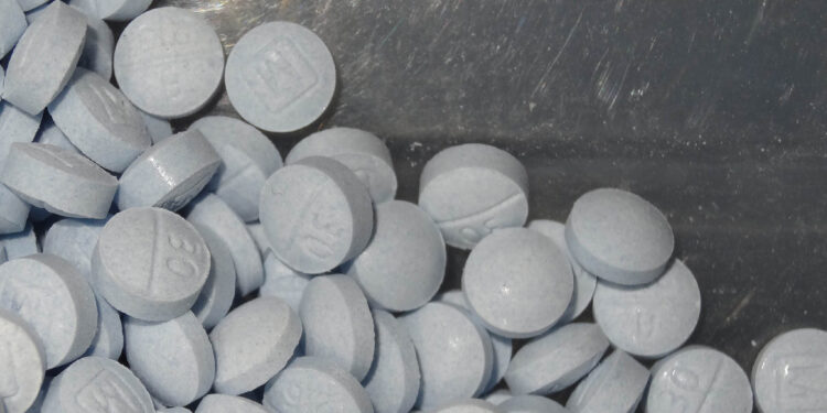 Drug overdose deaths dropped slightly durante 2023 but remain high : Shots