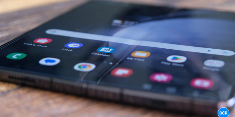 Galaxy Z Fold 6 screen might be a key evolution