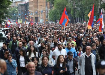 Armenians call for resignation of prime minister Nikol Pashinyan after border villages handed to Azerbaijan | World News
