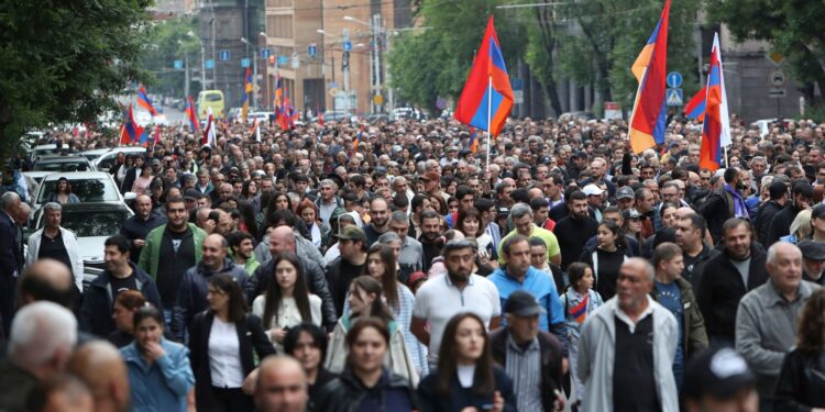 Armenians call for resignation of prime minister Nikol Pashinyan after border villages handed to Azerbaijan | World News