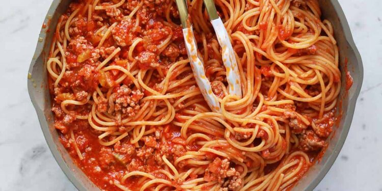 Spaghetti Bolognese – A Beautiful Mess