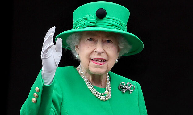 Queen Elizabeth Death Certificate Lists Old Age As Cause