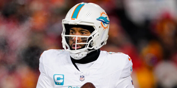 Tua Tagovailoa reportedly makes physical change amid contract talks