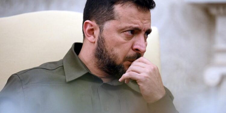 Ucraina, Russia accelera e Kharkiv trema. L’avvertimento che Zelensky