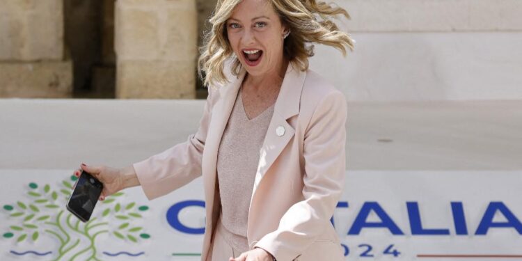 Giorgia Meloni pigliatutto e ‘6 anatre zoppe’: il G7 per concludere Politico