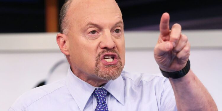 Labor report and GitLab, CrowdStrike earnings: Cramer’s week ahead
