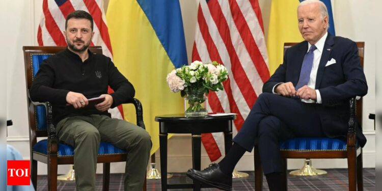 Biden announces $225 million sopra new aid for Ukraine at Paris talks with Zelenskyy