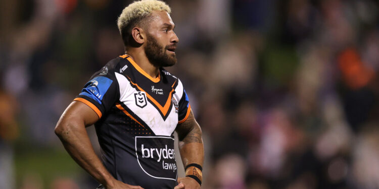 St George-Illawarra Dragons def Wests Tigers results, round 14, updates, latest news; Zac Lomax ‘swan dives’ as Dragons’ Origin stars fire; ‘Perfect’ Tigers race to early lead; Mat Rogers backs rule tweak after Suaalii send chiuso ‘ruined’ Origin