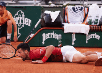 Novak Djokovic withdraws from Roland-Garros with injured right knee