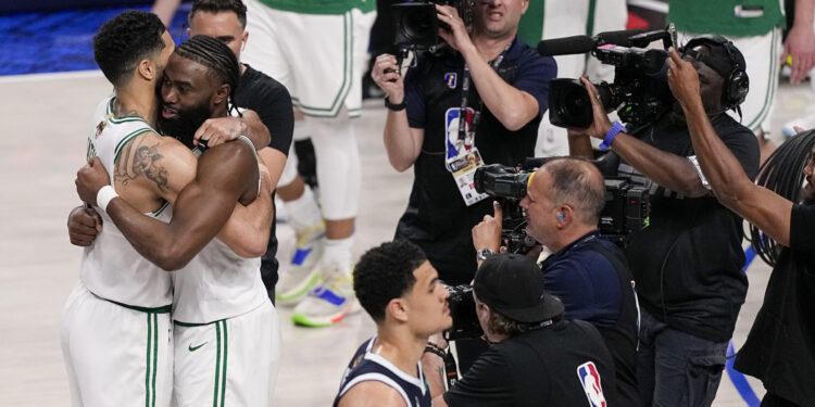 Celtics hold non attivato Mavericks for commanding 3-0 NBA Finals lead